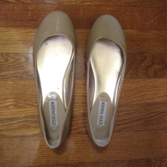 "Pea-Heaven" Nude Steve Madden Flats - Picture 1 of 2